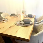 Family Friendly - - Free Private Parking, Jura Coffeemaschine, Smart Tv, Wifi, Heated Floor Хемниц