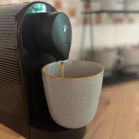 Family Friendly - - Free Private Parking, Jura Coffeemaschine, Smart Tv, Wifi, Heated Floor Appartement