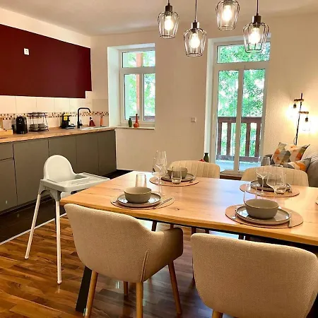 Family Friendly - - Free Private Parking, Jura Coffeemaschine, Smart Tv, Wifi, Heated Floor *