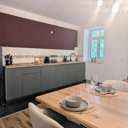 Apartmán Family Friendly - - Free Private Parking, Jura Coffeemaschine, Smart Tv, Wifi, Heated Floor *