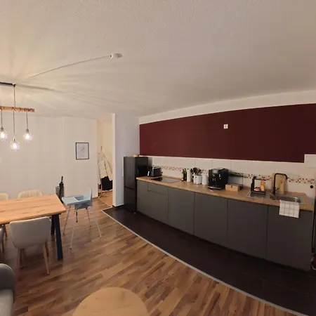 Family Friendly - - Free Private Parking, Jura Coffeemaschine, Smart Tv, Wifi, Heated Floor * Chemnitz