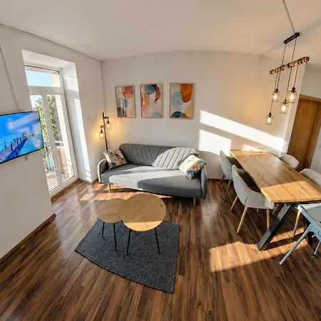 Family Friendly - - Free Private Parking, Jura Coffeemaschine, Smart Tv, Wifi, Heated Floor * Chemnitz (Saská Kamenice)