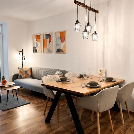 Family Friendly - - Free Private Parking, Jura Coffeemaschine, Smart Tv, Wifi, Heated Floor Chemnitz (Saská Kamenice)