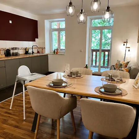 Family Friendly - - Free Private Parking, Jura Coffeemaschine, Smart Tv, Wifi, Heated Floor Chemnitz (Saská Kamenice)
