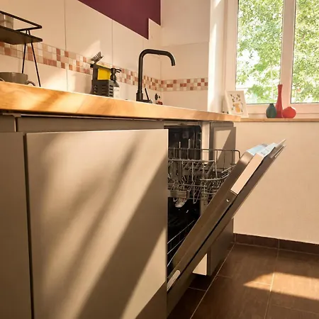 Family Friendly - - Free Private Parking, Jura Coffeemaschine, Smart Tv, Wifi, Heated Floor Apartmán Chemnitz (Saská Kamenice)