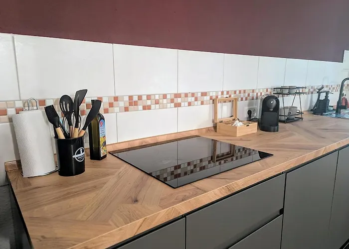 Family Friendly - - Free Private Parking, Jura Coffeemaschine, Smart Tv, Wifi, Heated Floor