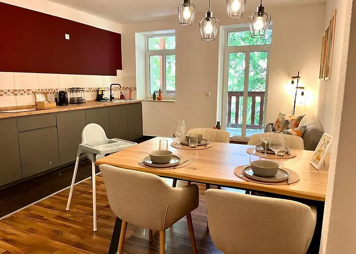 Family Friendly - - Free Private Parking, Jura Coffeemaschine, Smart Tv, Wifi, Heated Floor *