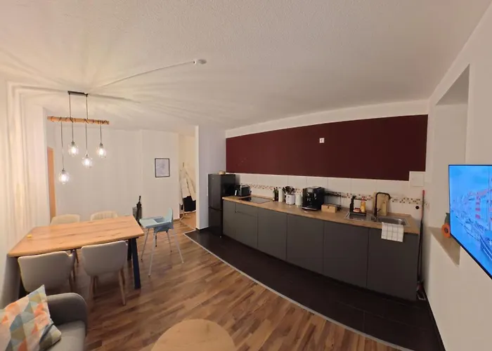 Family Friendly - - Free Private Parking, Jura Coffeemaschine, Smart Tv, Wifi, Heated Floor * Chemnitz